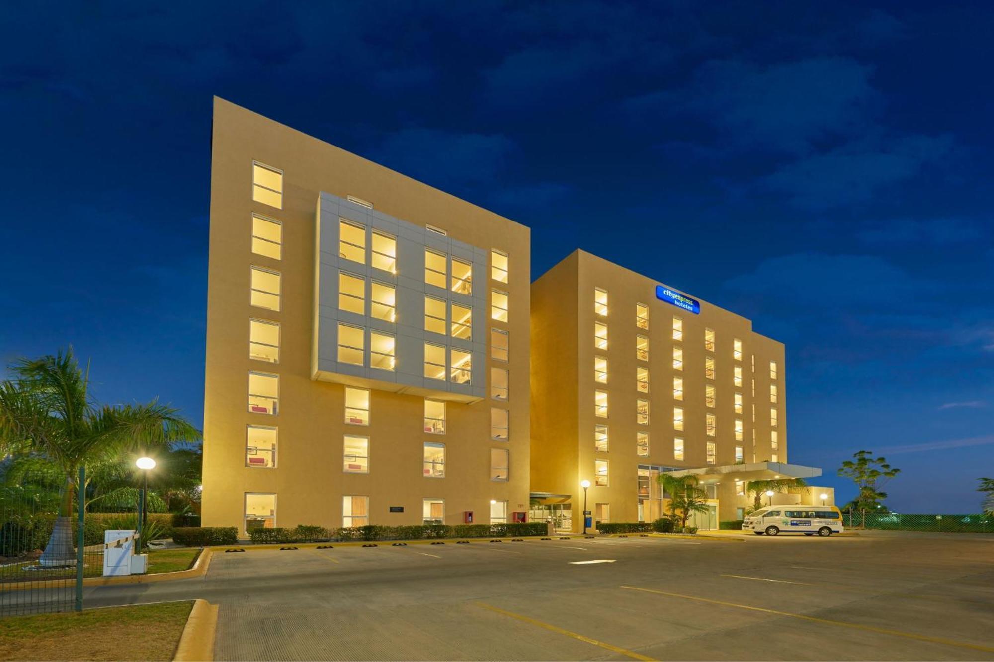 City Express By Marriott Salamanca Exteriér fotografie